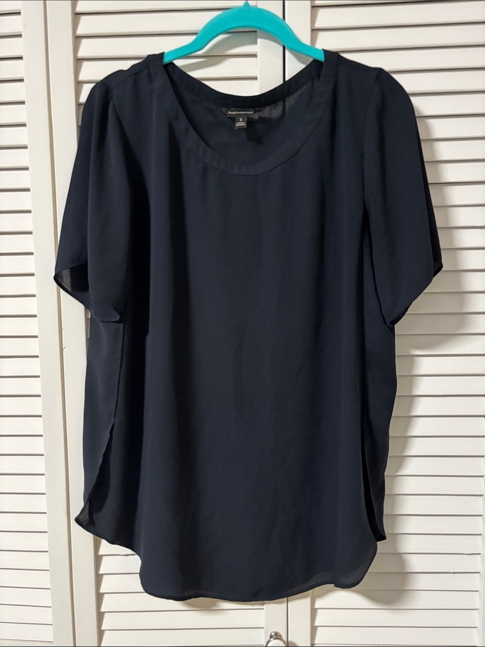 Banana Republic Black Short-Sleeve Round-Neck Blouse